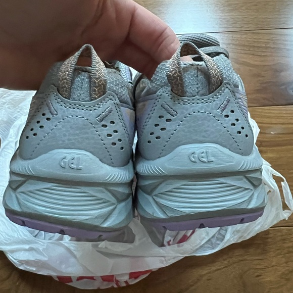 ASICS sneakers - Picture 6 of 10